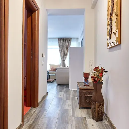 Apartahotel Ella Boutik Cytadell *